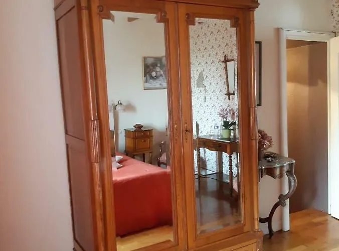 לינה וארוחת בוקר La Haute Gilberdiere 3*