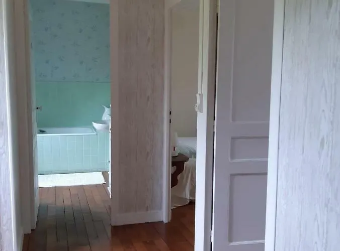 לינה וארוחת בוקר La Haute Gilberdiere 3*