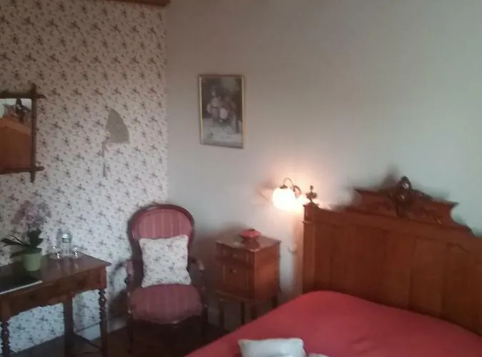 La Haute Gilberdiere לינה וארוחת בוקר 3*